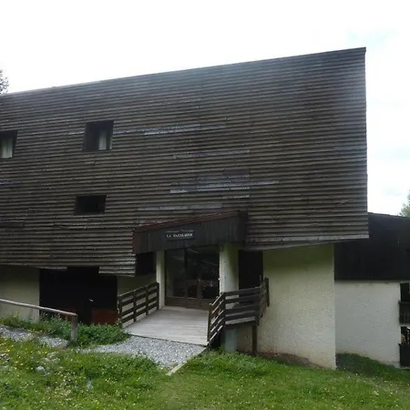 Lumineux Pour 4 Personnes Proche Centre, - Fr-1-322-213 Daire *